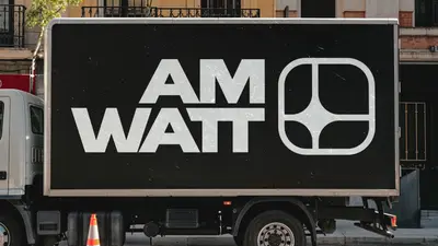 Yellow hard hat with the AM Watt logo – american-terawatt