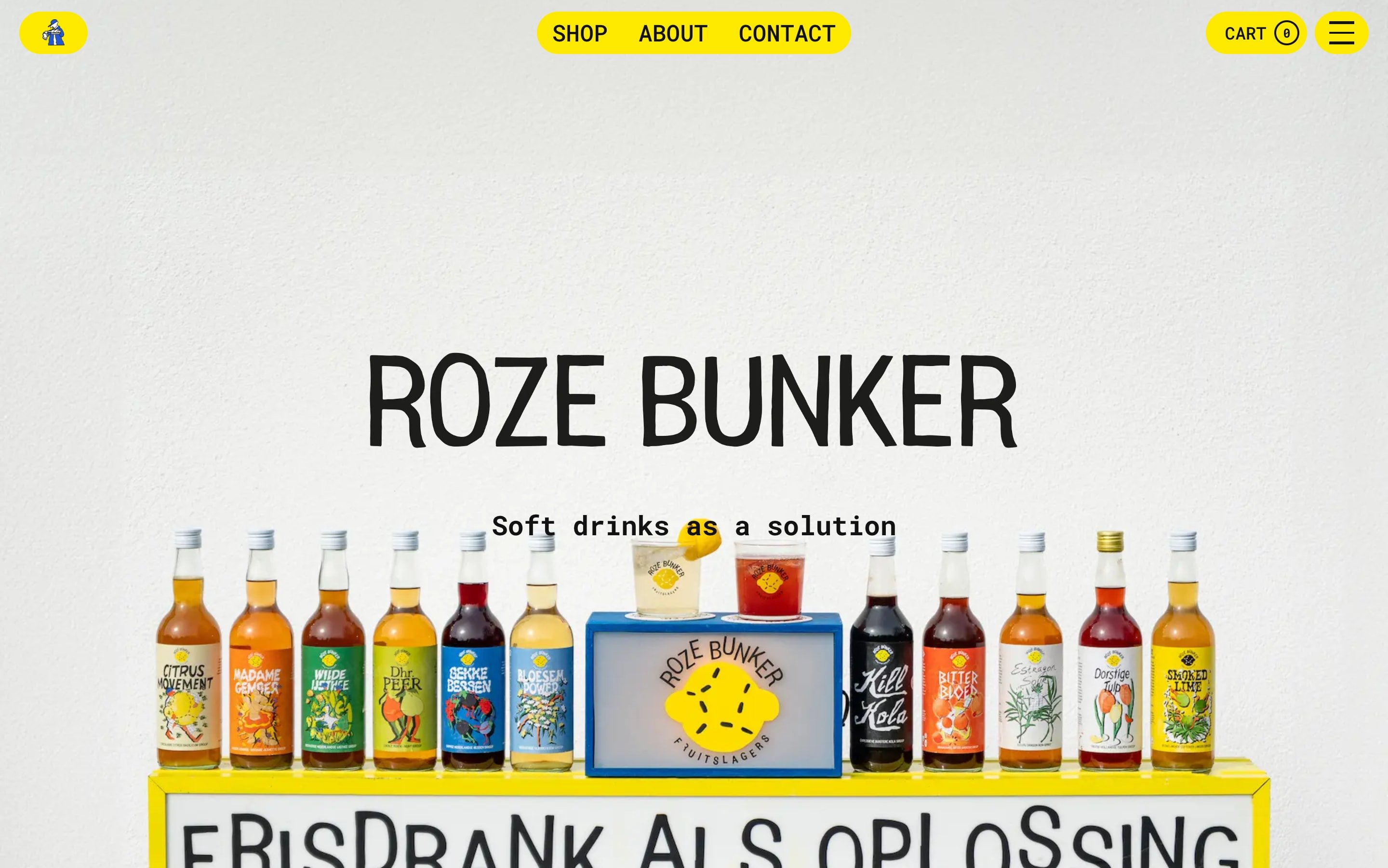 Roze Bunker page with a row of soda syrups on a yellow Frisdrank als Oplossing sign
