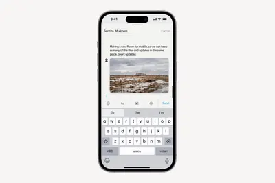 Muddy mobile compose screen sharing a landscape photo into a room – muddy